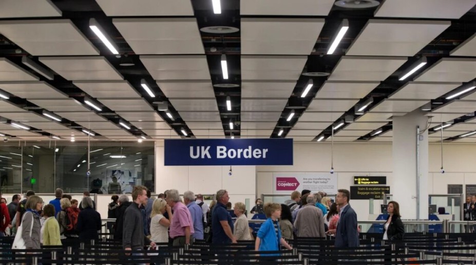 Emigracioni neto në Britani bie në 204 mijë, rënia më e fortë që nga pandemia